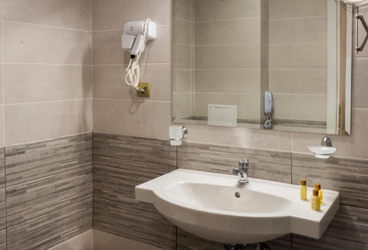 Vemara City Boutique Hotel-Free Parking Варна Экстерьер фото