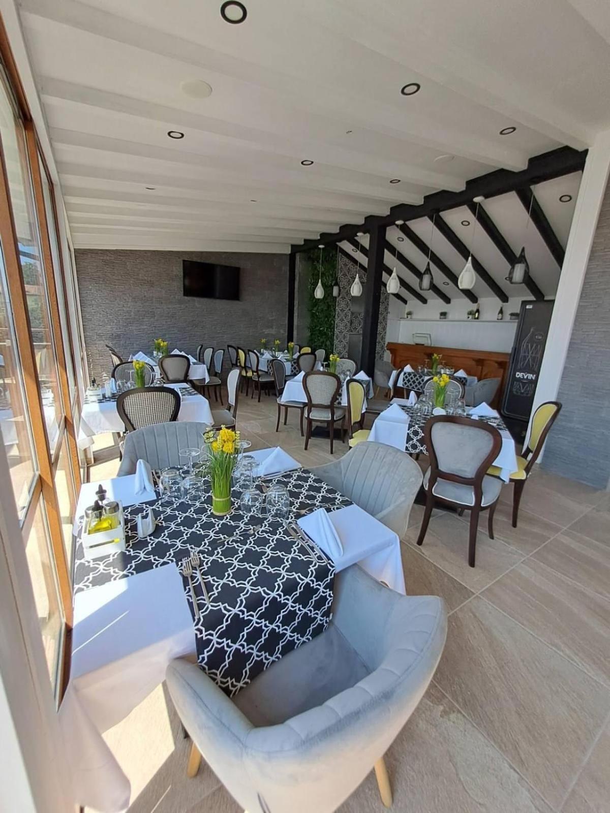 Vemara City Boutique Hotel-Free Parking Варна Экстерьер фото