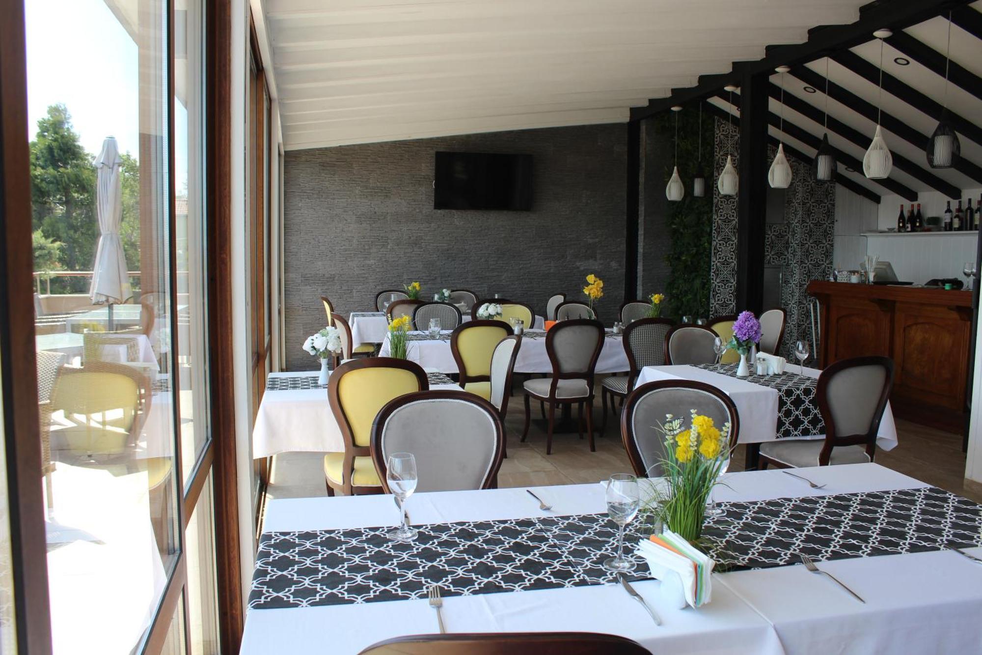 Vemara City Boutique Hotel-Free Parking Варна Экстерьер фото